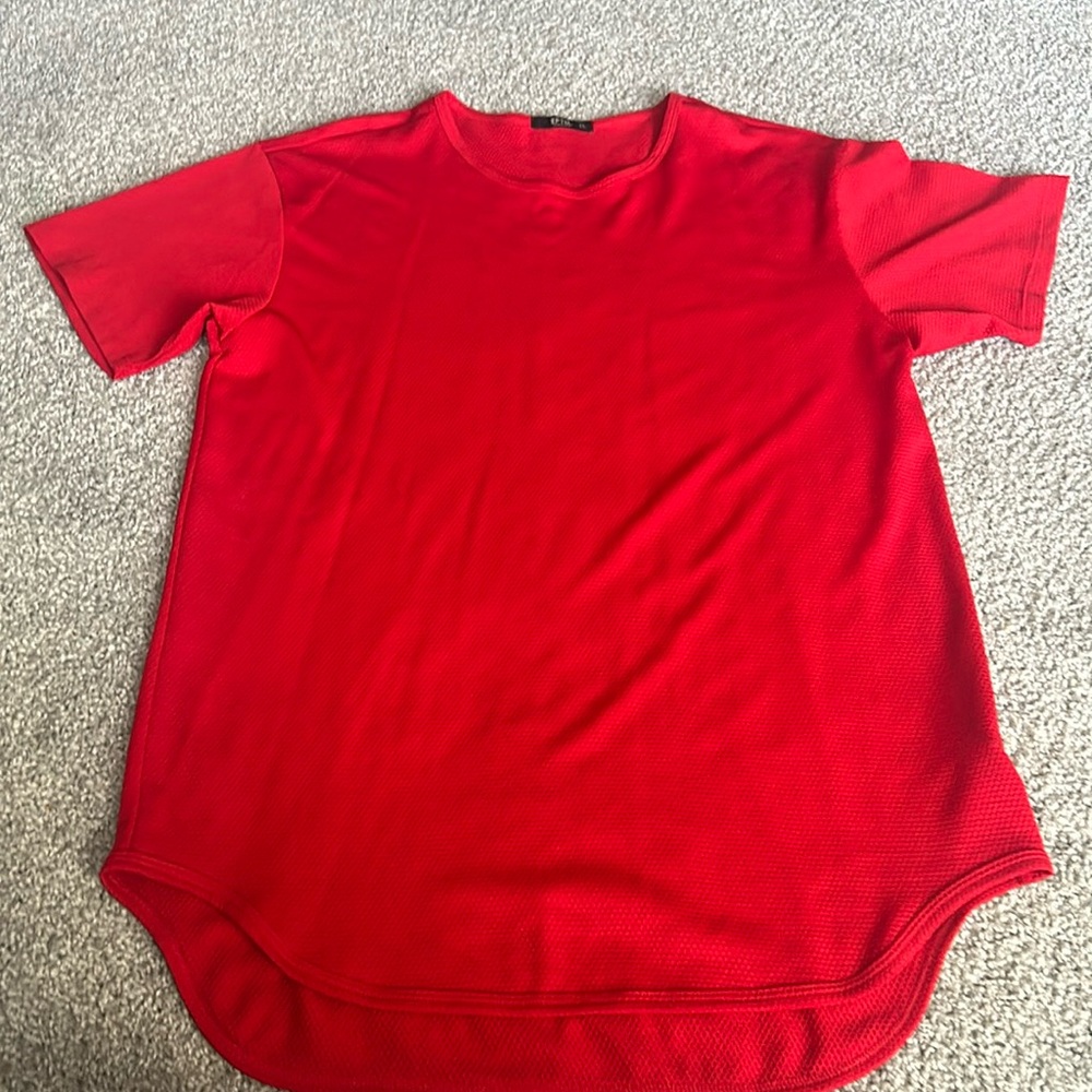 Red detailed Tee by EPTM.